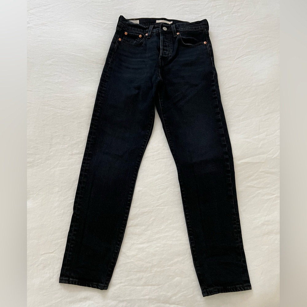 Black Levi’s Wedgie fit